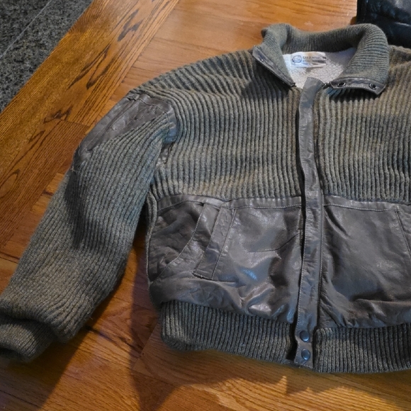 Deerskin Olive Green Ribbed Men's Jacket - Picture 3 of 4